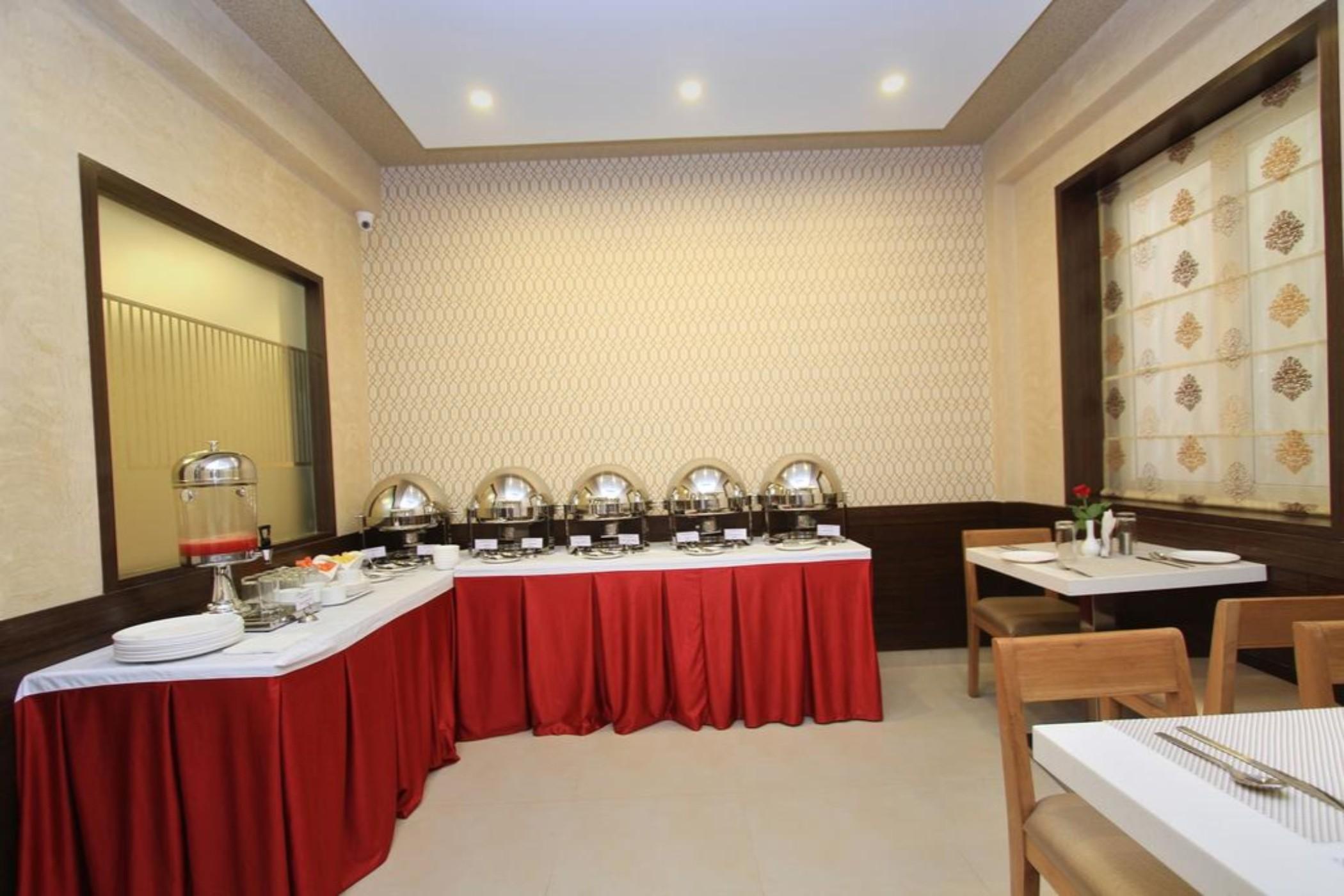 La Sara Regent Hotel Bangalore Exterior photo